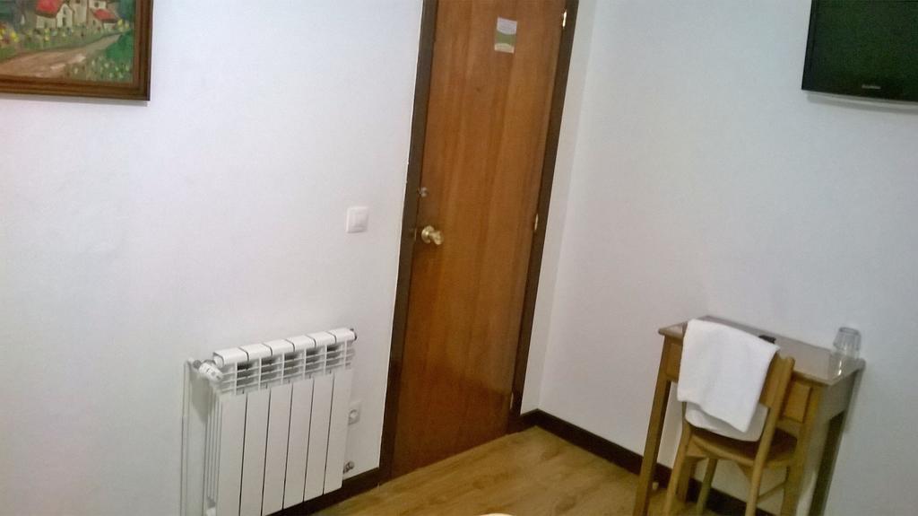 Hostal El Cairo Ferrol Exteriör bild