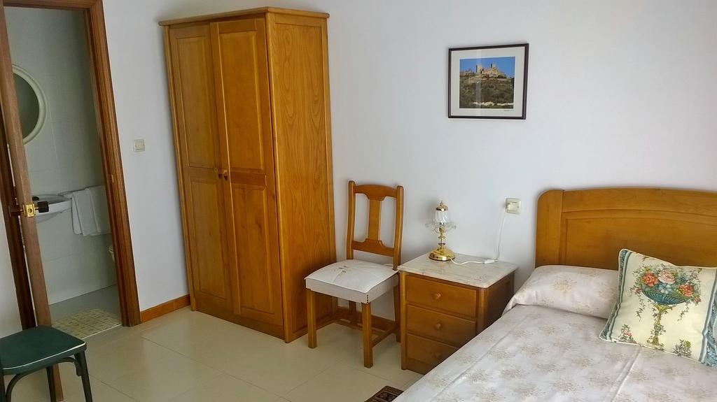 Hostal El Cairo Ferrol Exteriör bild