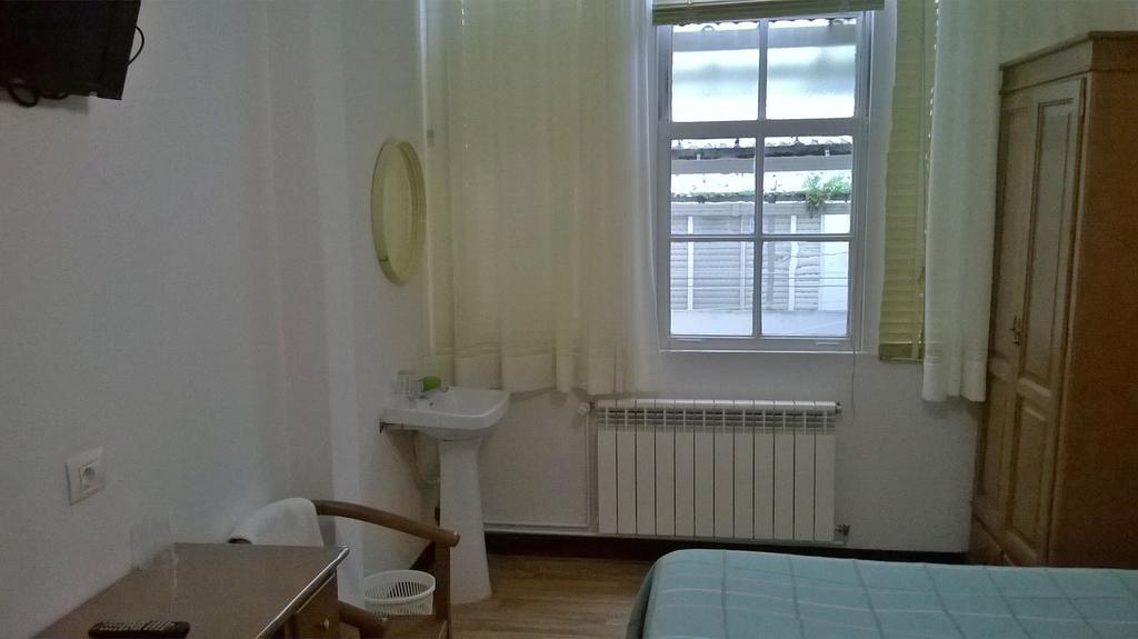 Hostal El Cairo Ferrol Exteriör bild