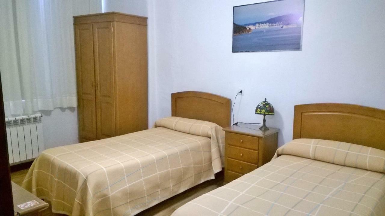 Hostal El Cairo Ferrol Exteriör bild