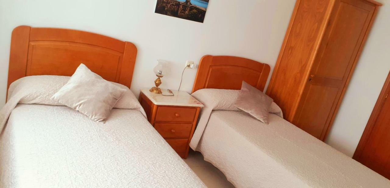 Hostal El Cairo Ferrol Exteriör bild